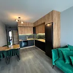 Διαμέρισμα Modern, Airport Designer Bringyourown Byo Selfbedding Tidy Yourself