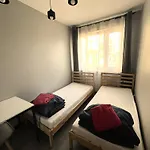 Διαμέρισμα Modern, Airport Designer Bringyourown Byo Selfbedding Tidy Yourself *