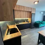 Διαμέρισμα Modern, Airport Designer Bringyourown Byo Selfbedding Tidy Yourself *