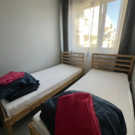 Apartamento Modern, Airport Designer Bringyourown Byo Selfbedding Tidy Yourself Varsovia
