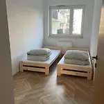 Modern, Airport Designer Bringyourown Byo Selfbedding Tidy Yourself شقة