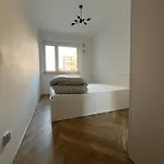 Modern, Airport Designer Bringyourown Byo Selfbedding Tidy Yourself Apartment *