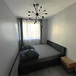 Modern, Airport Designer Bringyourown Byo Selfbedding Tidy Yourself شقة *