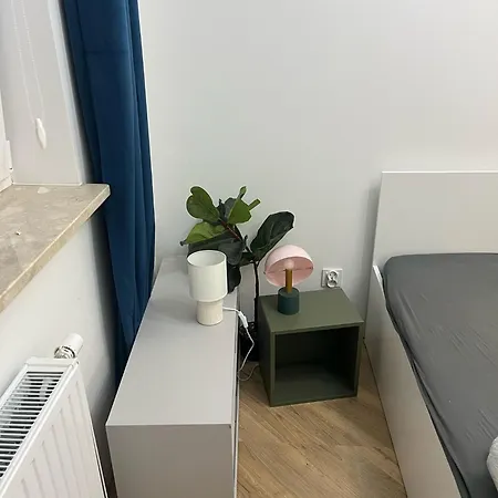 Modern, Airport Designer Bringyourown Byo Selfbedding Tidy Yourself وارسو