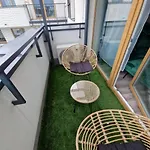 Apartment Modern, Airport Designer Bringyourown Byo Selfbedding Tidy Yourself Warschau