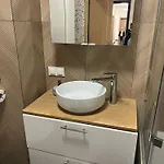 Modern, Airport Designer Bringyourown Byo Selfbedding Tidy Yourself Apartment